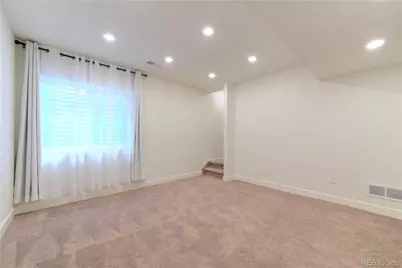 6253 N Liverpool Street, Aurora, CO 80019 - Photo 8