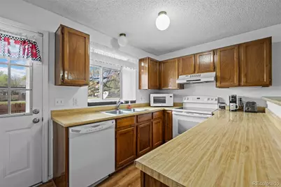 4020 E 94th Avenue #B, Thornton, CO 80229 - Photo 8