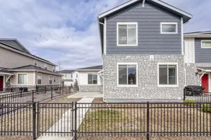 27693 E 1st Pl, Aurora, CO 80018 - Photo 2