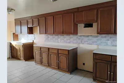 6081 E 61st Avenue, Commerce City, CO 80022 - Photo 16