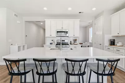924 N Waterloo Street, Aurora, CO 80018 - Photo 2