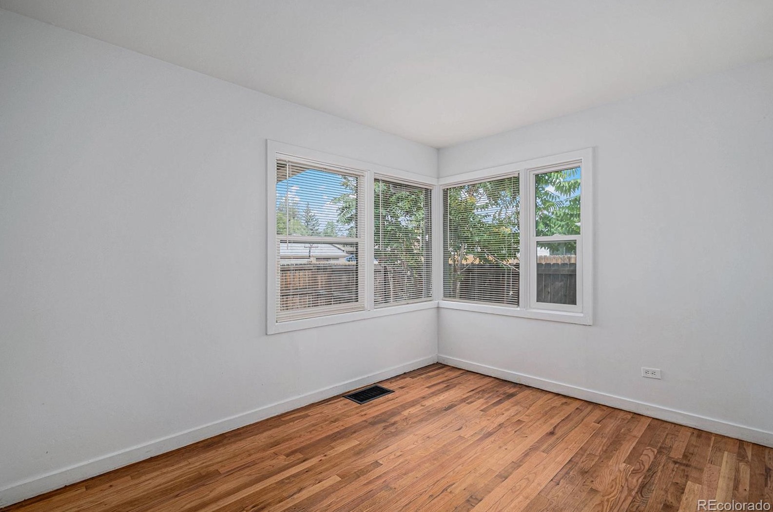 10525 Montview Blvd, Denver CO  80010-2334 exterior