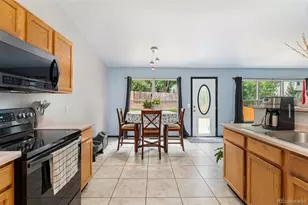 19564 E Ithaca Pl, Aurora, CO 80013 - Photo 6