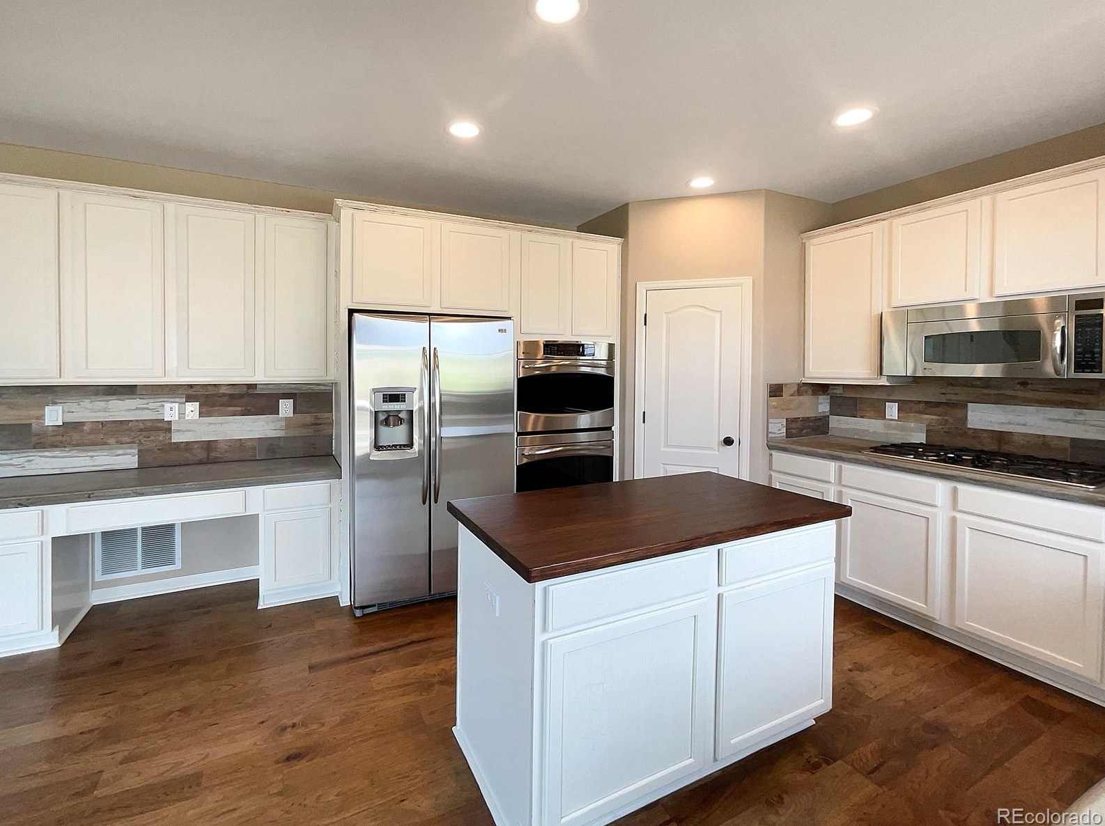 23404 Ontario Pl, Denver, CO 80016-5388
