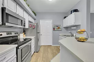 18909 E Warren Cir, Aurora, CO 80013 - Photo 12