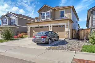 951 N Vandriver Way, Aurora, CO 80018 - Photo 2