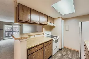 1876 S Pitkin Cir, Aurora, CO 80017 - Photo 6