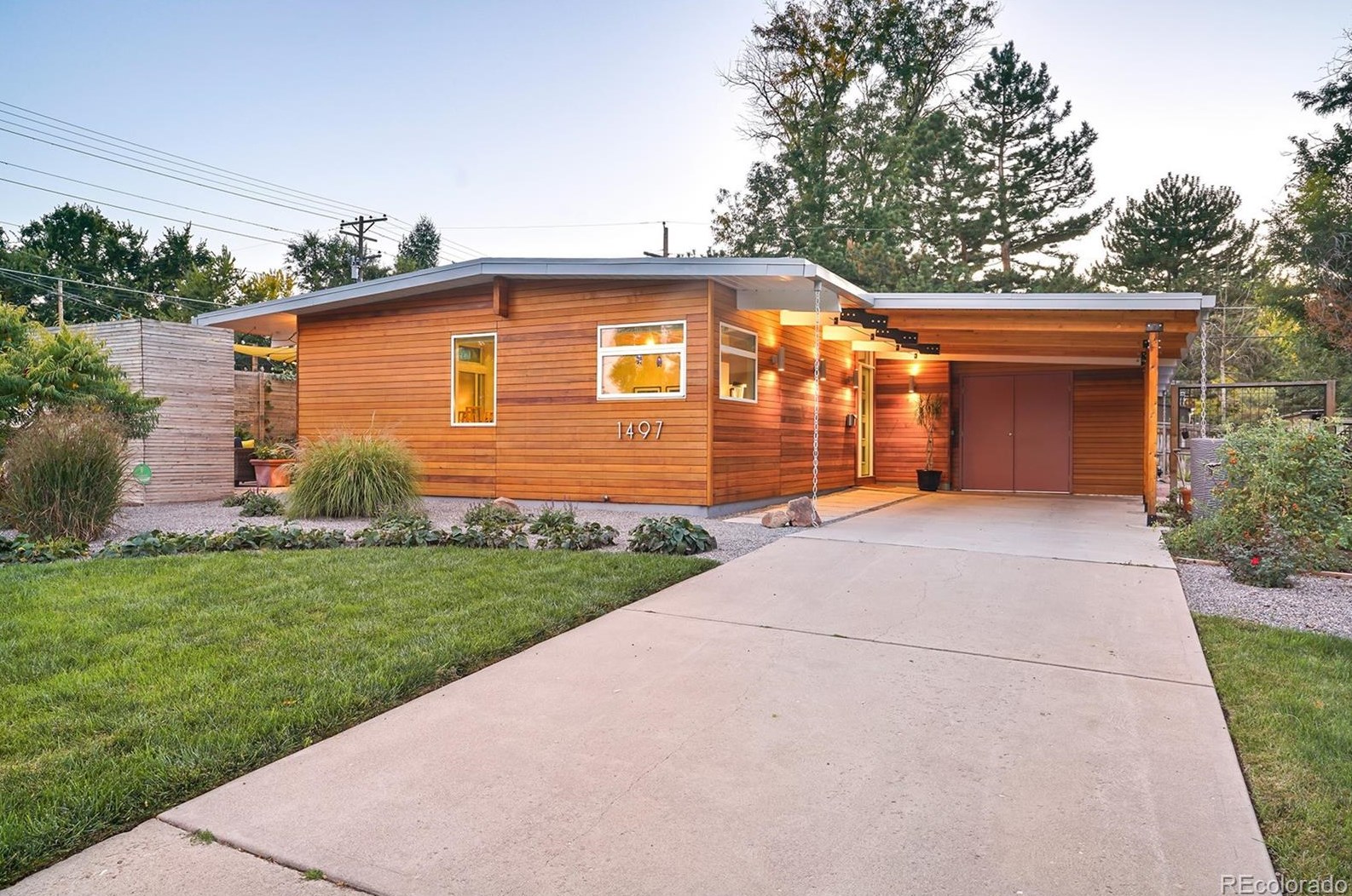 1497 Fairfax St, Denver, CO 80220-2550