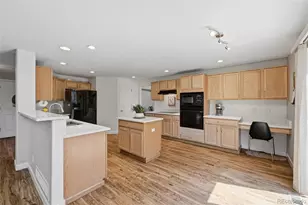 13927 Hudson Way, Thornton, CO 80602 - Photo 10