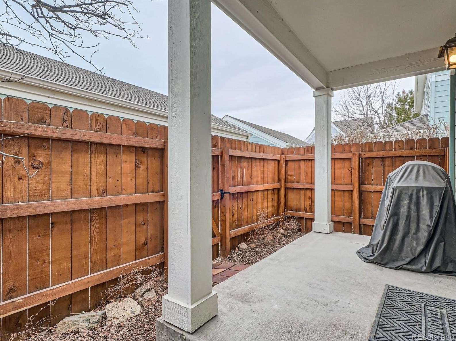 2743 Roslyn St, Denver CO  80231-6050 exterior