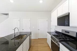 740 N Rome St, Aurora, CO 80018 - Photo 6