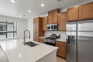 2060 S Holly St, Denver, CO 80222 - Photo 6