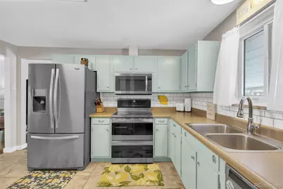 12446 E Alaska Place, Aurora, CO 80012 - Photo 10