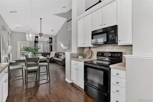 7153 S Versailles Way, Aurora, CO 80016 - Photo 8