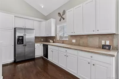 7153 S Versailles Way, Aurora, CO 80016 - Photo 6