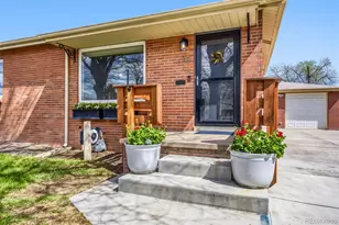 2568 S Zurich Ct, Denver, CO 80219 - Photo 2