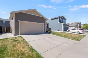 5383 Lewiston St, Denver, CO 80239 - Photo 2