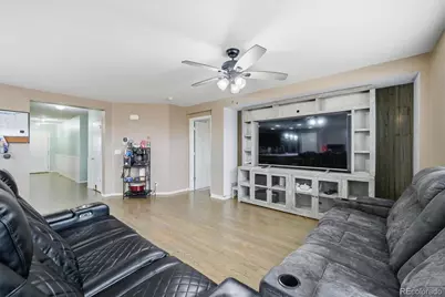 908 Stagecoach Avenue, Lochbuie, CO 80603 - Photo 10