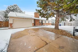 1481 S Chambers Cir, Aurora, CO 80012 - Photo 2