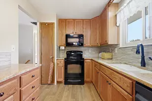 7947 S Flower Ct, Littleton, CO 80128 - Photo 12