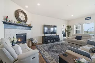 8057 Tamarac Ct, Thornton, CO 80602 - Photo 10