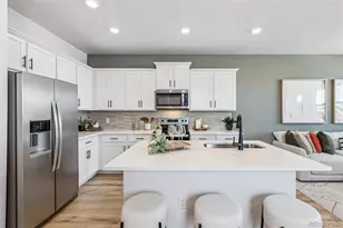 1381 S Chester St, Denver, CO 80247 - Photo 6