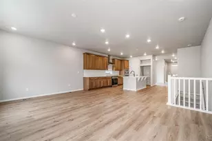 4858 N Sicily Ct, Aurora, CO 80019 - Photo 8