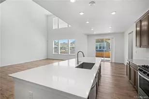 10046 Uvalda St, Commerce City, CO 80022 - Photo 12