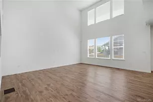 10046 Uvalda St, Commerce City, CO 80022 - Photo 6
