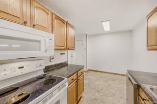 10211 Ura Ln, Thornton, CO 80260 - Photo 6