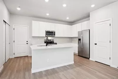 4581 N Versailles Way, Aurora, CO 80019 - Photo 10