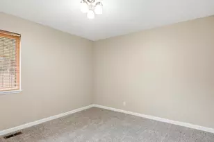 1505 S Paris Ct, Aurora, CO 80012 - Photo 32