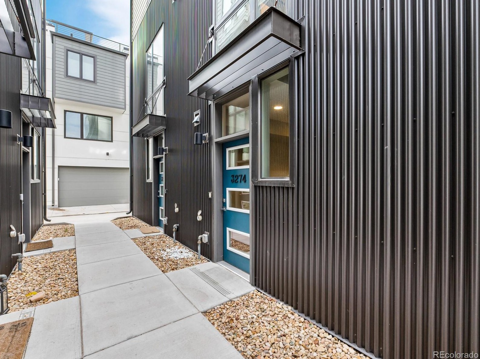3274 Conejos Pl, Denver, CO 80204-1928