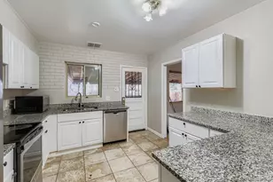 929 Quentin St, Aurora, CO 80011 - Photo 8
