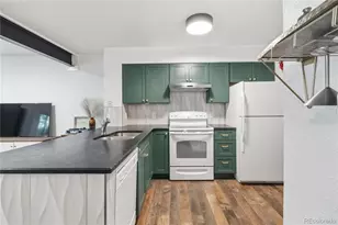 910 S Dahlia St, Denver, CO 80246 - Photo 8