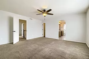 5560 Killarney Ct, Denver, CO 80249 - Photo 12