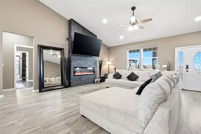 59601 E 56th Avenue, Strasburg, CO 80136 - Photo 8