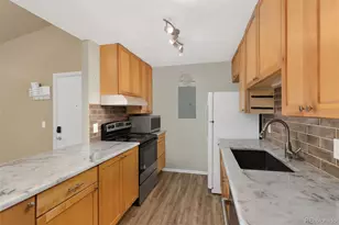 902 S Walden St, Aurora, CO 80017 - Photo 10