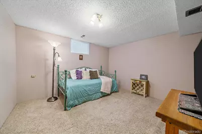 655 S Oakland Street, Aurora, CO 80012 - Photo 16