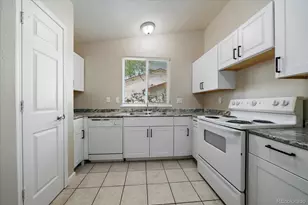18757 E Hawaii Dr, Aurora, CO 80017 - Photo 8