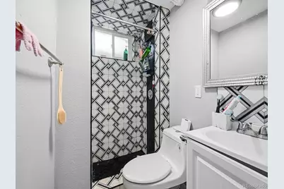 556 Elmira Street, Aurora, CO 80010 - Photo 22