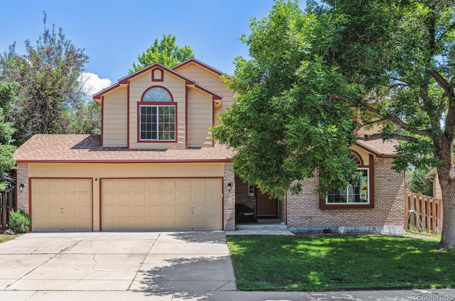 2464 Sedalia Cir, Denver, CO 80013-4190