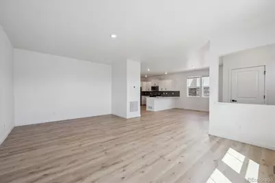 718 N Ukraine Street, Aurora, CO 80018 - Photo 2