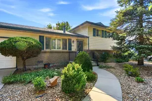 893 S Oswego Ct, Aurora, CO 80012 - Photo 4