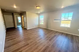 756 N Carrie Ct, Watkins, CO 80137 - Photo 4