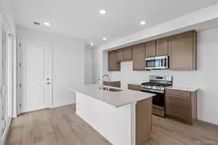 24091 E 30th Pl, Aurora, CO 80019 - Photo 6