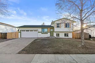1558 S Laredo Ct, Aurora, CO 80017 - Photo 2