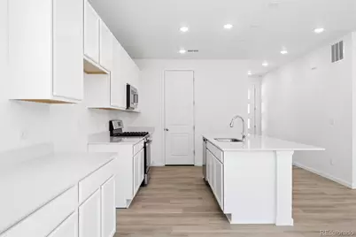 6607 N Nepal Court, Aurora, CO 80019 - Photo 8