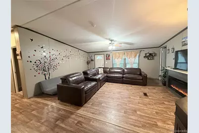 1790 Eisenhower Way, Aurora, CO 80011 - Photo 6