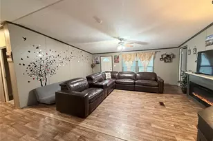 1790 Eisenhower Way, Aurora, CO 80011 - Photo 6